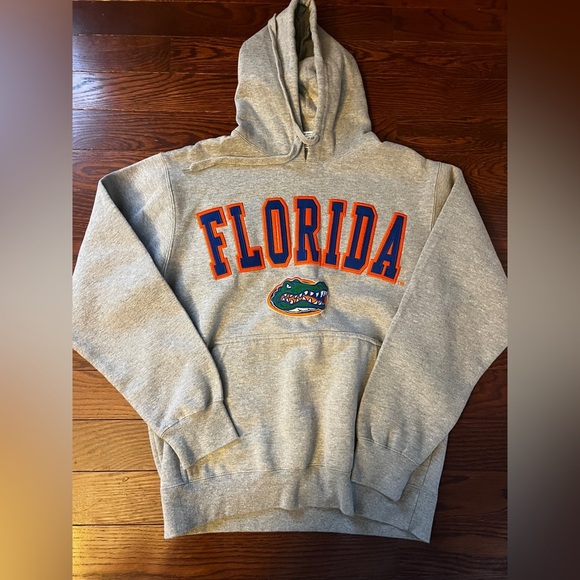E5 Tops - Women’s FLORIDA GATORS gray Crew neck oversized hoodie size small